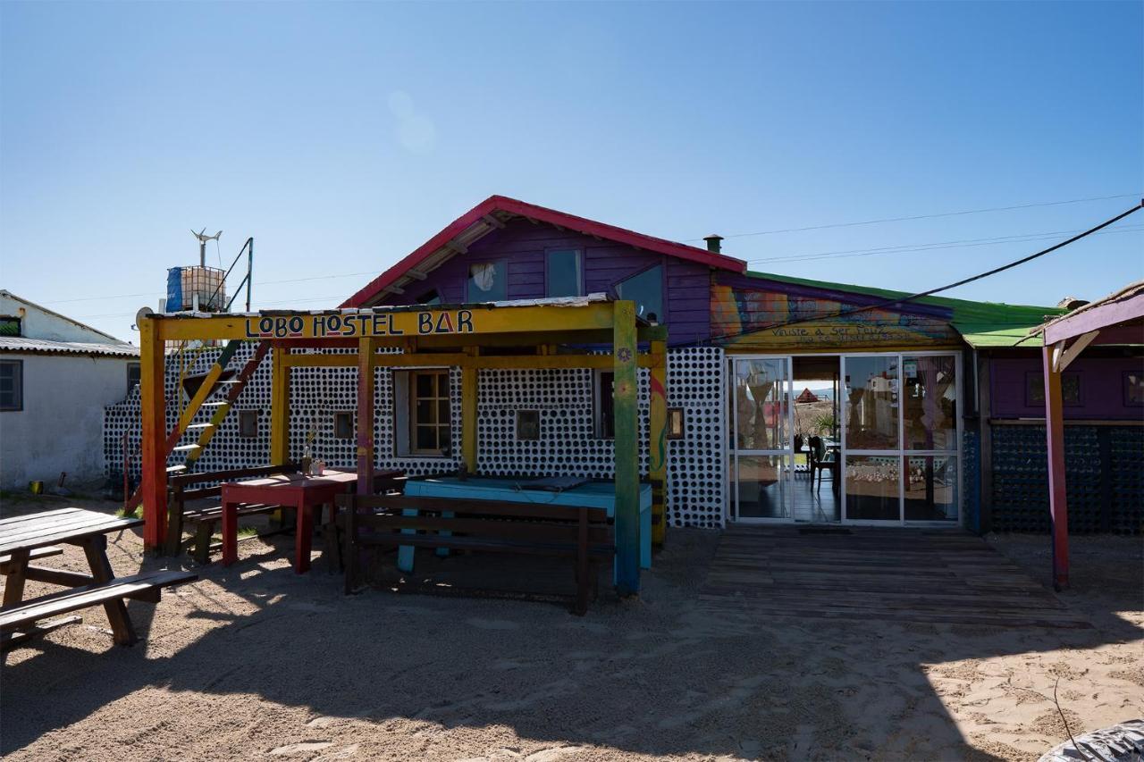 קאבו פולוניו Lobo Hostel Bar מראה חיצוני תמונה