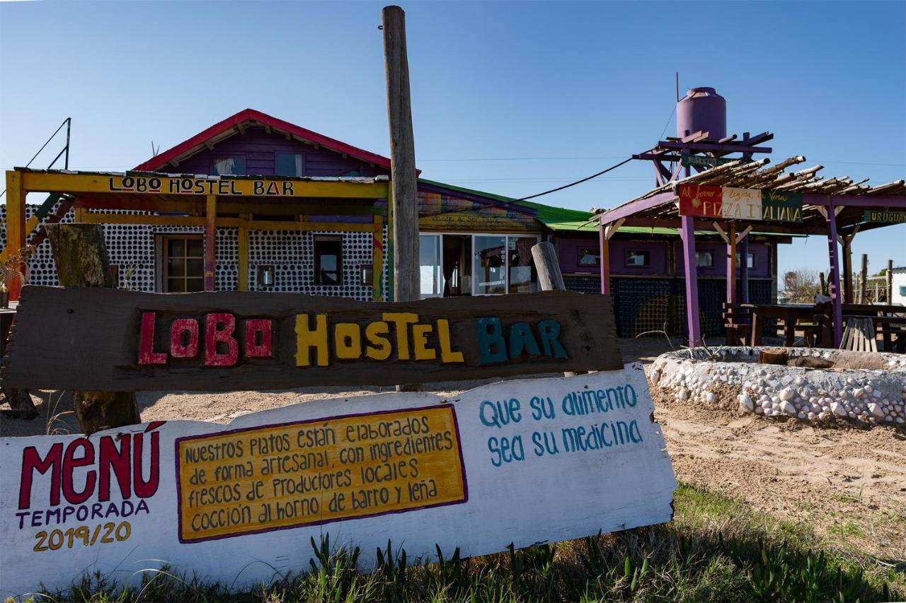 קאבו פולוניו Lobo Hostel Bar מראה חיצוני תמונה