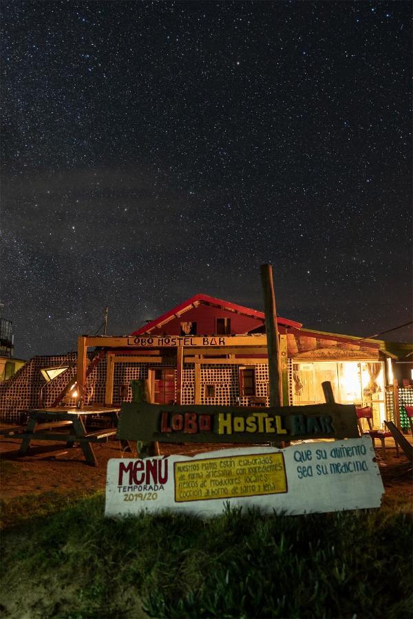 קאבו פולוניו Lobo Hostel Bar מראה חיצוני תמונה
