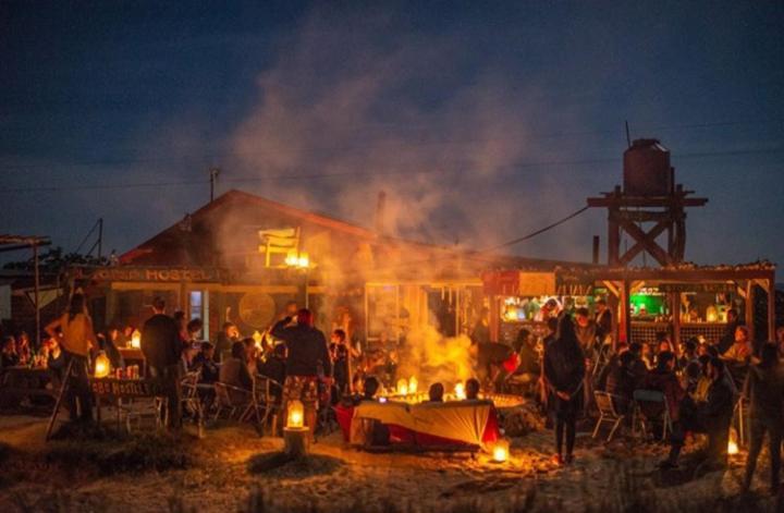 קאבו פולוניו Lobo Hostel Bar מראה חיצוני תמונה