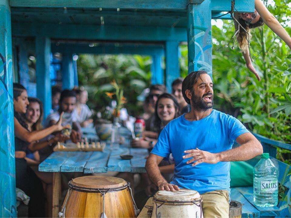 קאבו פולוניו Lobo Hostel Bar מראה חיצוני תמונה